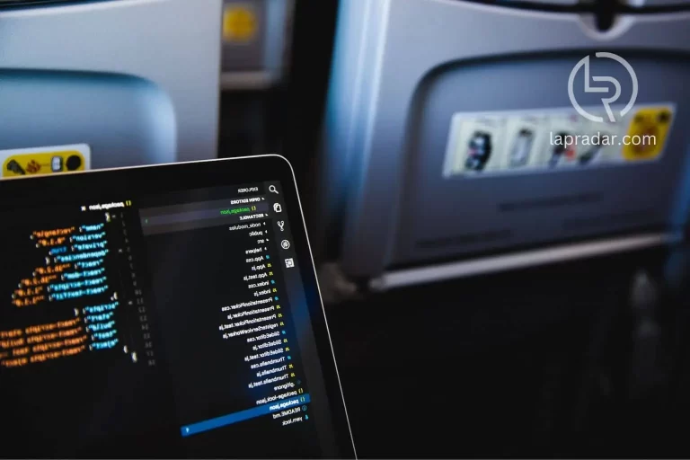 Can you use laptop on Plane